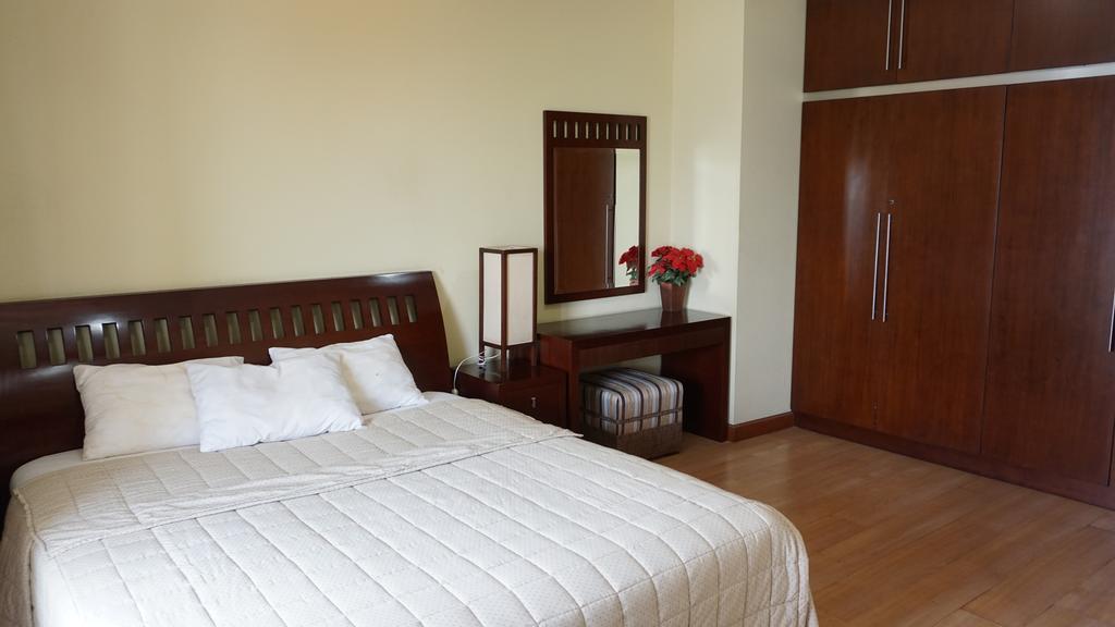 Roosseno Plaza Serviced Apartment Джакарта Екстериор снимка